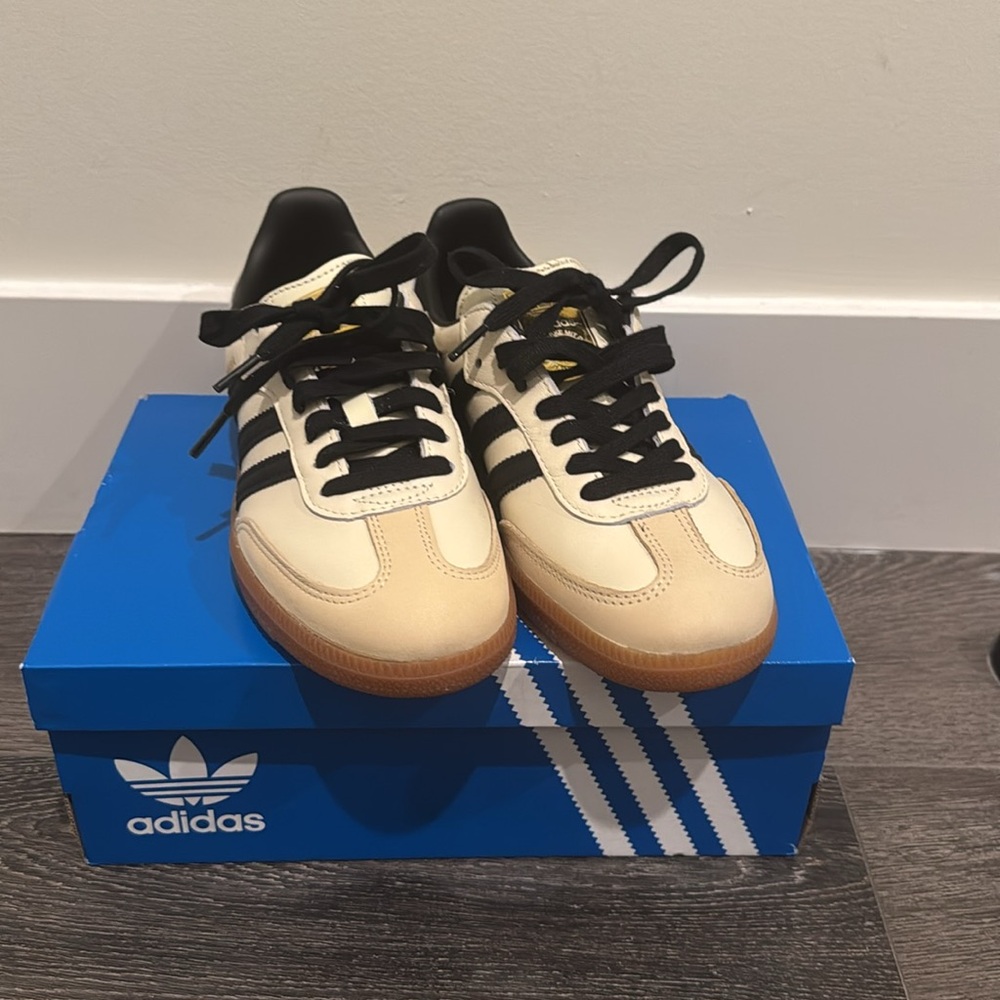 Adidas Samba Sneakers - Picture 2 of 5